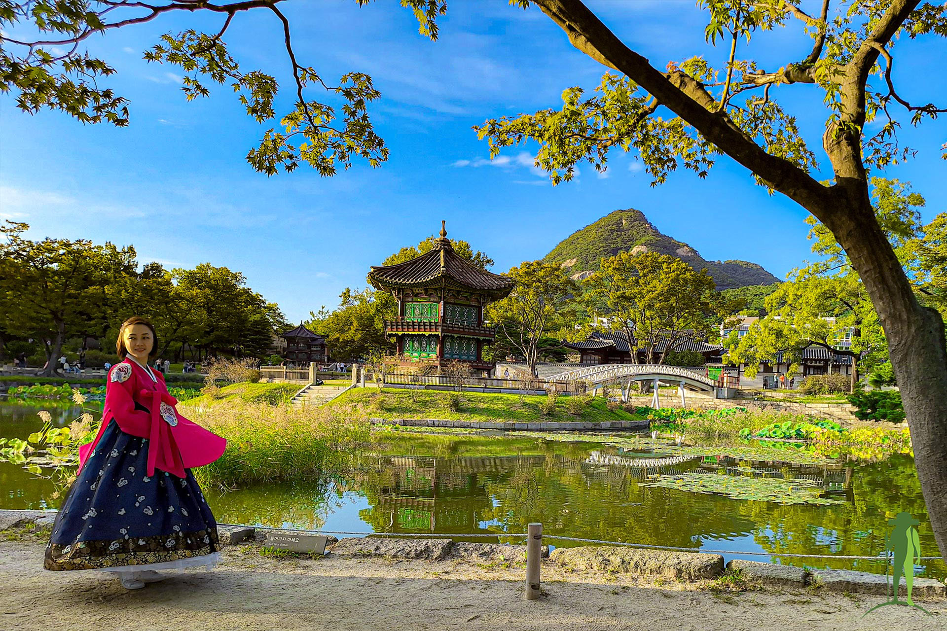 Things to do in Seoul - wear a hanbok